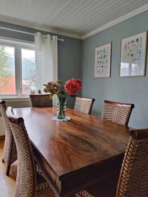 Villa Cozy Family House à Tromsø Extérieur photo